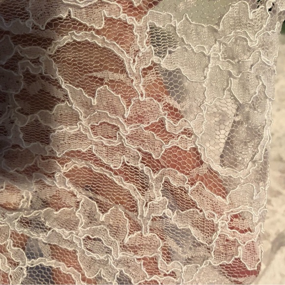 Elegant White Lace Fabric-72” by 150” aprox- a little stretch- gorgeous fabric - Picture 6 of 6